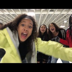 Meet your Posher, Corinne